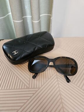 Authentic Chanel 5286 Sunglasses Dark Tortoise c.714/S5 Frames with Quilted Case